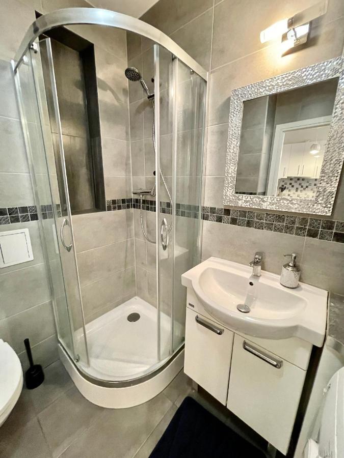 Апартаменти Decor 2 Metro Fast Wifi 55'Tv Netflix Hbo Cozy Варшава Екстер'єр фото