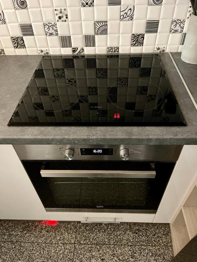 Апартаменти Decor 2 Metro Fast Wifi 55'Tv Netflix Hbo Cozy Варшава Екстер'єр фото